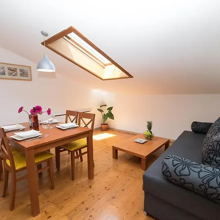 Apartment Roko Selce